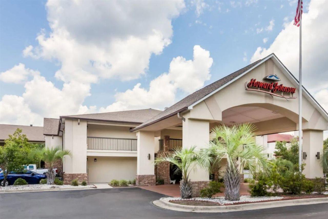 Howard Johnson By Wyndham Savannah Ga Georgetown Exterior photo