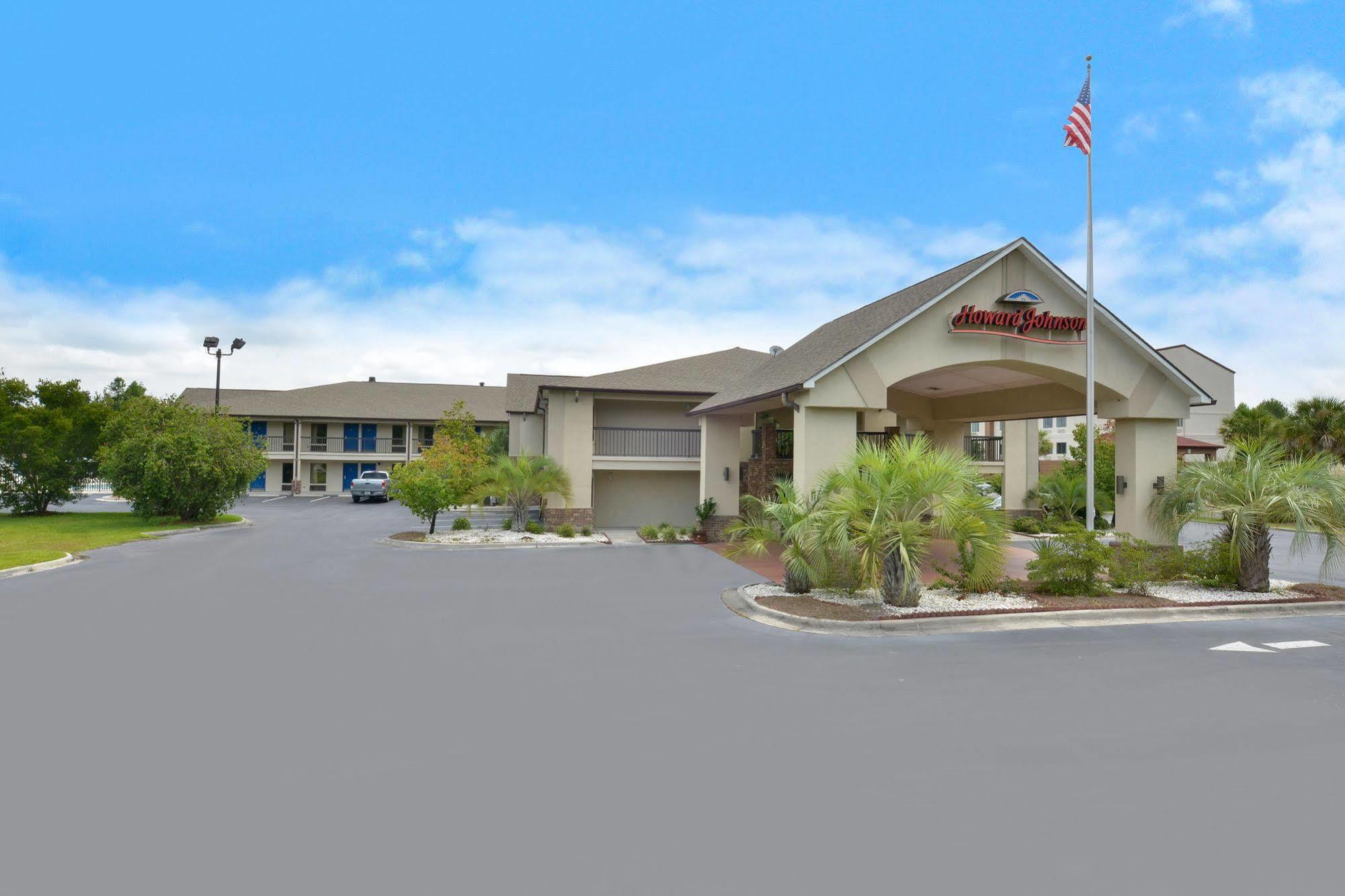 Howard Johnson By Wyndham Savannah Ga Georgetown Exterior photo
