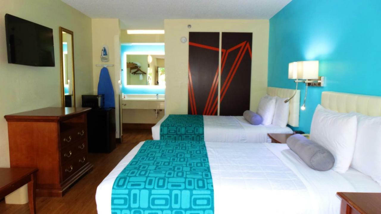 Howard Johnson By Wyndham Savannah Ga Georgetown Exterior photo